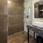 Es