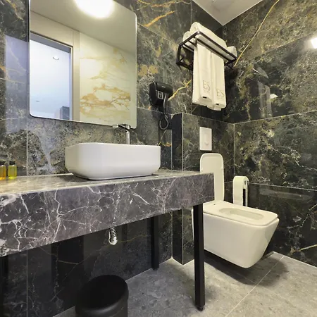 Hotel Es Tirana