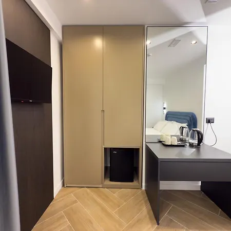 Hotel Es Tirana