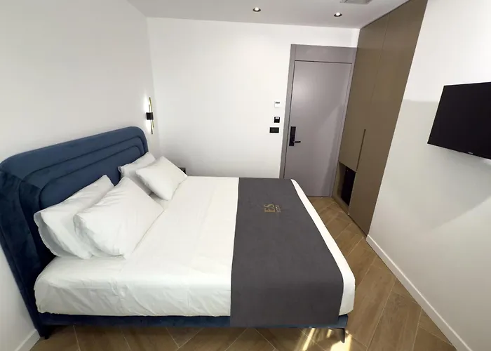 فندق Es تيرانا