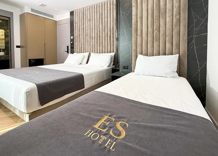 فندق Es