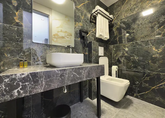 فندق Es تيرانا